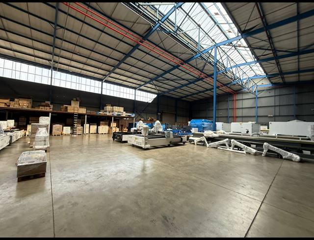 2,169M² WAREHOUSE TO LET IN SPARTAN